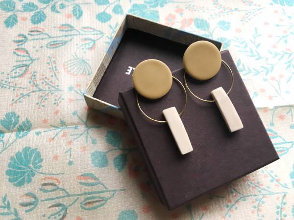 二通りの見せ方が楽しめる！大人のハンドメイドアクセ「piii」の魅力[PR]