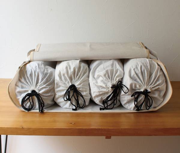 【冬寝具の衣替え】家族分の毛布がスッポリ！収納グッズ見つけました。[PR]