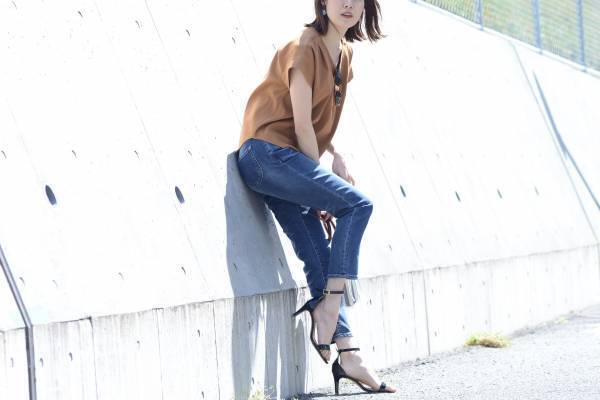 あの定番人気ストレッチデニムのアンクル丈がさらにバージョンアップして新登場しました！[PR]