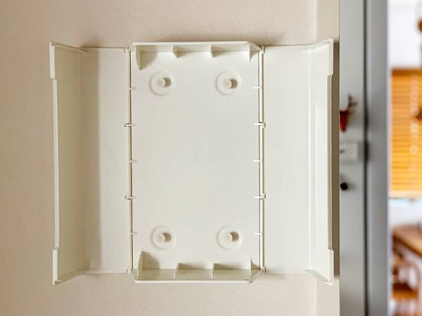 プチDIYを楽しもう！ティッシュケースは壁に付けられるタイプが新しい。[PR]