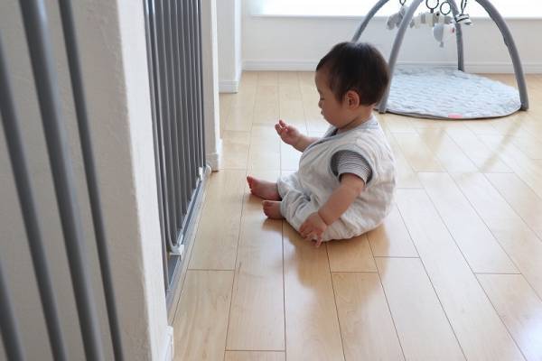 あらためて実感！季節の変わり目にベビーを守る「スリーパー」[PR]