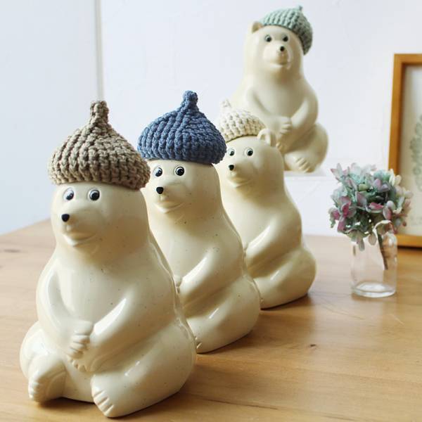 うちの子が一番可愛い！を叶える「シロクマ貯金箱」アンジェより限定数で登場[PR]