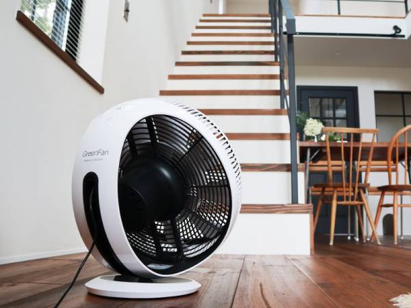 バルミューダの進化系扇風機「GreenFan Cirq（グリーンファン・サーキュ）」が1年中大活躍！