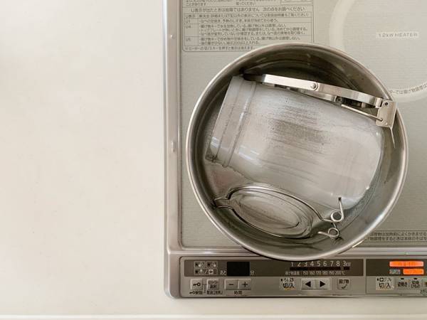 ジメジメした季節に飲みたくなる！　自家製「レモンシロップ漬け」の作り方