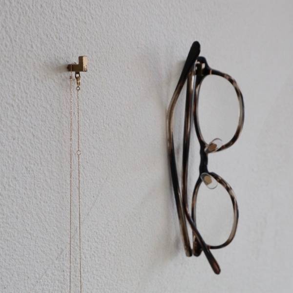 「ここに引っ掛けたい」がかなう、中川政七商店のフック画鋲。[PR]