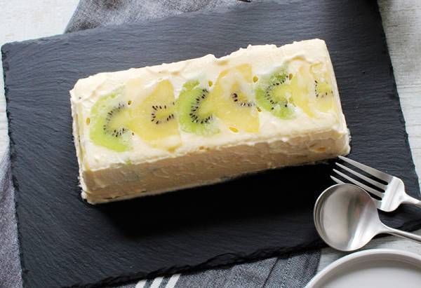 混ぜて冷やすだけの簡単アイスケーキ「セミフレッド」の作り方