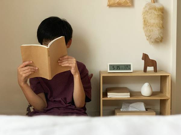 インテリアと家事動線を美しく。「見せ置きできる食器棚」楢材キッチンシェルフL【後編】[PR]