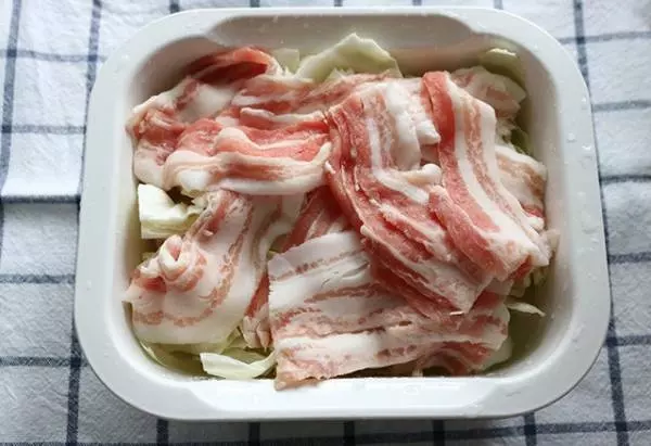 暑い夏に!火を使わない電子レンジ調理グッズ4選。