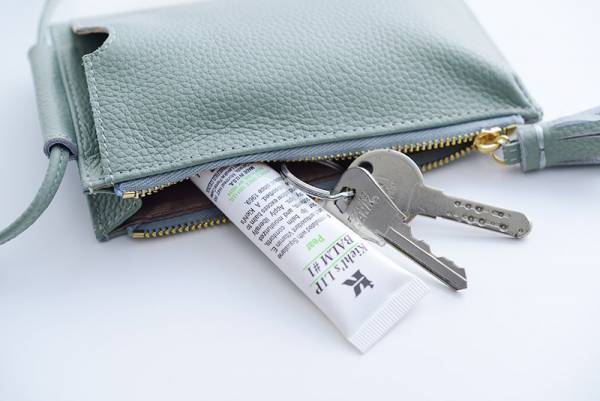 お盆休みの帰省を快適に、今すぐ手に入れたい「ファッションアイテム6選」[PR]