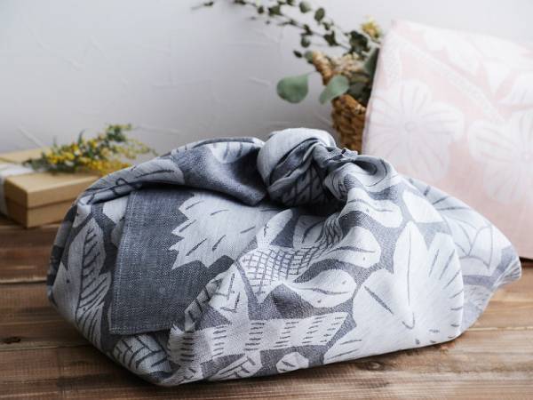 日常に溶け込む身近なアート。【鹿児島睦】さんの朗らかなプロダクト[PR]