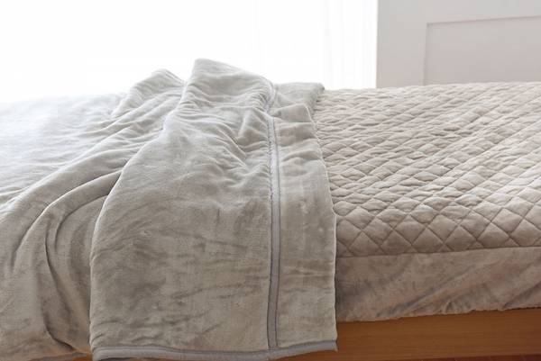 シリーズ累計30万枚突破！伝説の「#朝ベッドから出られなくなる毛布」が今年も登場しました[PR]