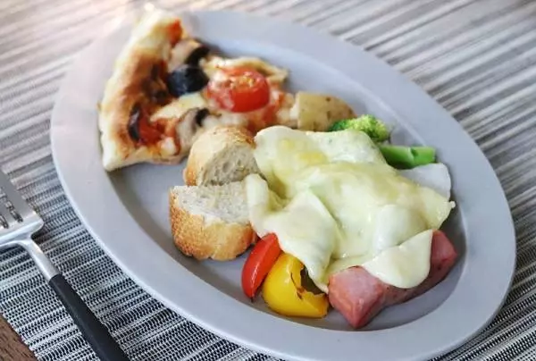 チーズとろ〜りが叶う「おうちラクレットメーカー」、今年はピザも楽しめます!