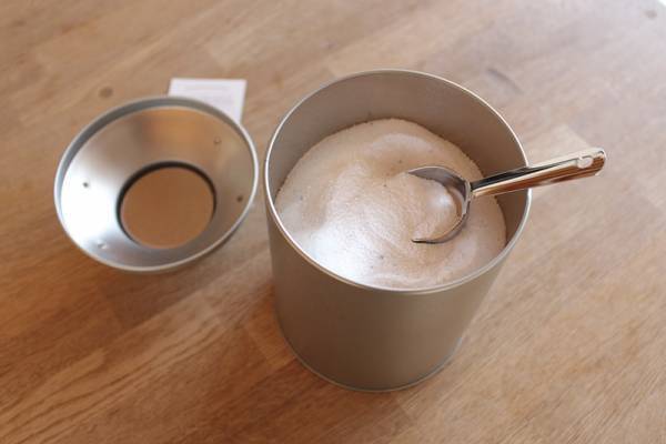 本当に白くなる？話題の“クリーニング屋さんの洗剤”使ってみました[PR]