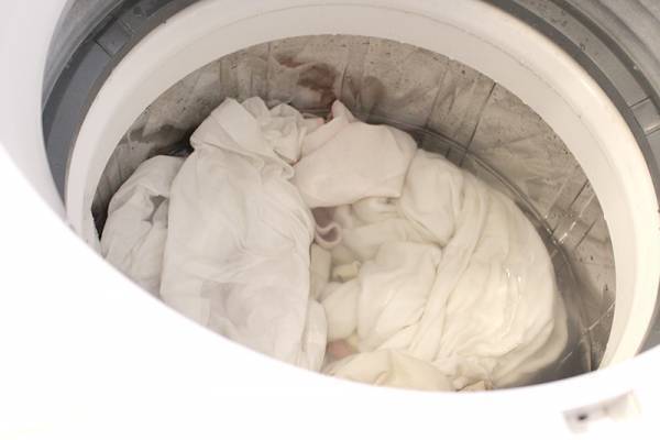 本当に白くなる？話題の“クリーニング屋さんの洗剤”使ってみました[PR]