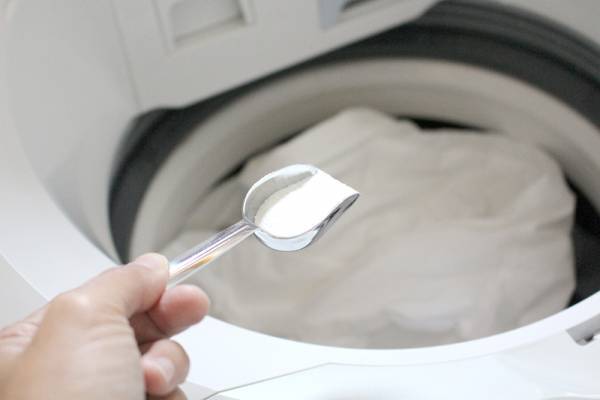 本当に白くなる？話題の“クリーニング屋さんの洗剤”使ってみました[PR]