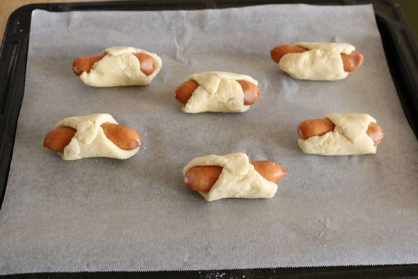 朝食にぴったり！ 野菜たっぷりケークサレ＆ウインナーロールのレシピ　