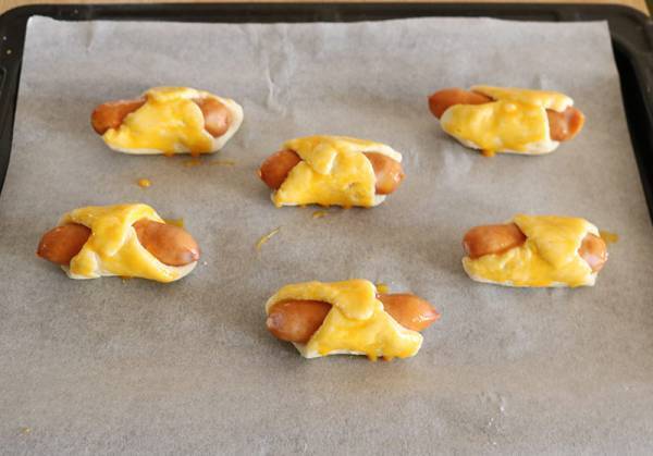 朝食にぴったり！ 野菜たっぷりケークサレ＆ウインナーロールのレシピ　