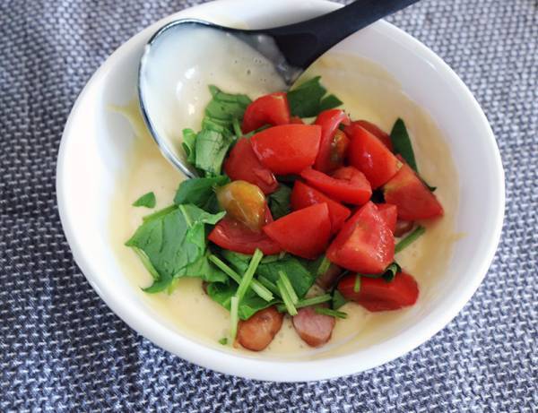 朝食にぴったり！ 野菜たっぷりケークサレ＆ウインナーロールのレシピ　