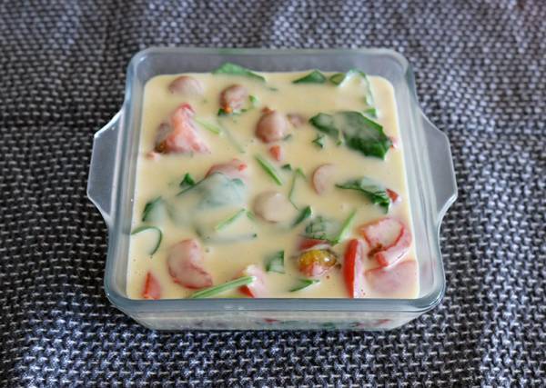 朝食にぴったり！ 野菜たっぷりケークサレ＆ウインナーロールのレシピ　