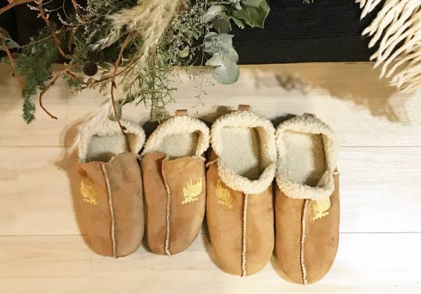 くつした感覚で履ける？！スリッパ嫌いも虜になる、北欧エルク ムートン風ルームシューズ[PR]