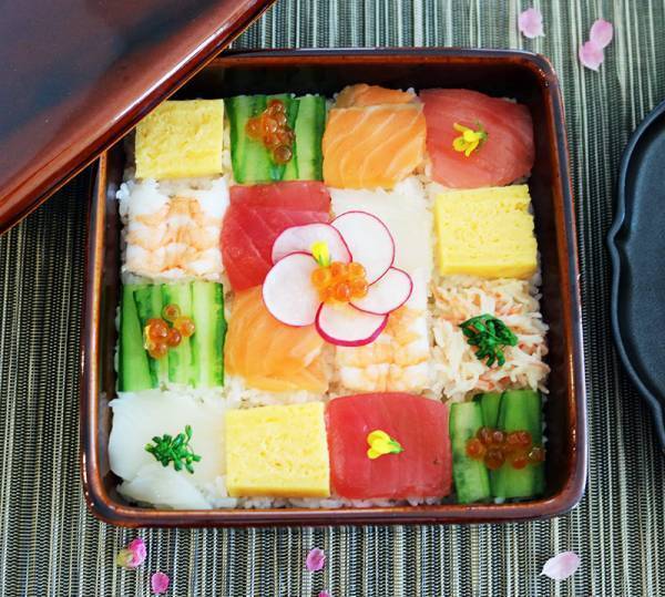 卒業卒園のお祝いに【モザイク寿司＆手まり寿司】で簡単＆華やかにおもてなし