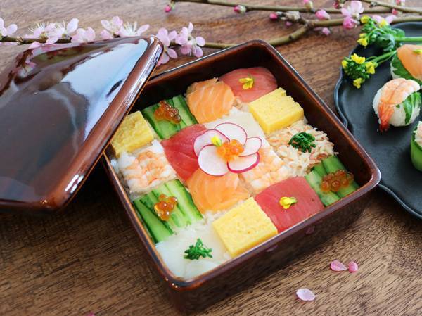 卒業卒園のお祝いに【モザイク寿司＆手まり寿司】で簡単＆華やかにおもてなし
