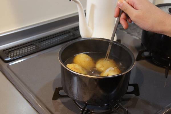 【インスタグラマーさんのものえらび】あのプチストレスも解消！？一本二役の「味見スプーン」[PR]