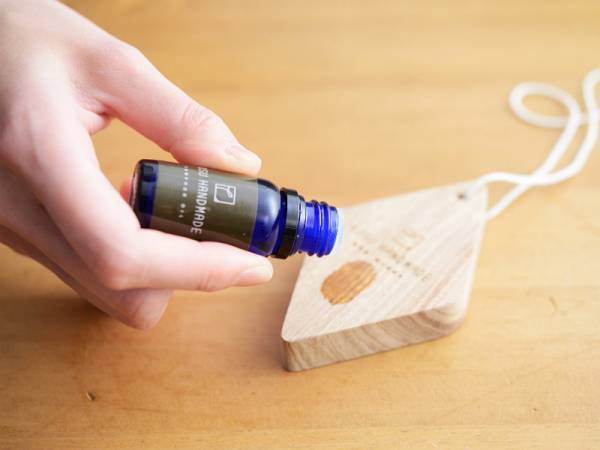 ＜もうすぐ衣替え＞大切な衣類を優しく守る、天然クスノキの防虫剤[PR]