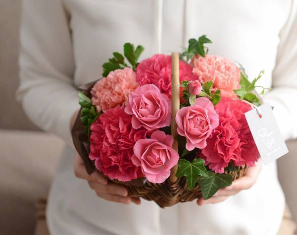 【2020最新版】母の日プレゼントどう選ぶ？お母さんを笑顔にする洗練フラワーギフト[PR]