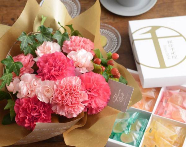 【2020最新版】母の日プレゼントどう選ぶ？お母さんを笑顔にする洗練フラワーギフト[PR]