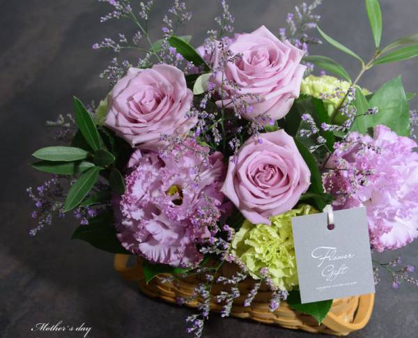 【2020最新版】母の日プレゼントどう選ぶ？お母さんを笑顔にする洗練フラワーギフト[PR]