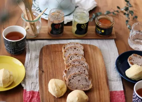 こんな時こそ、おうち時間を楽しもう〜いちごバターとパンで気軽におうちカフェ