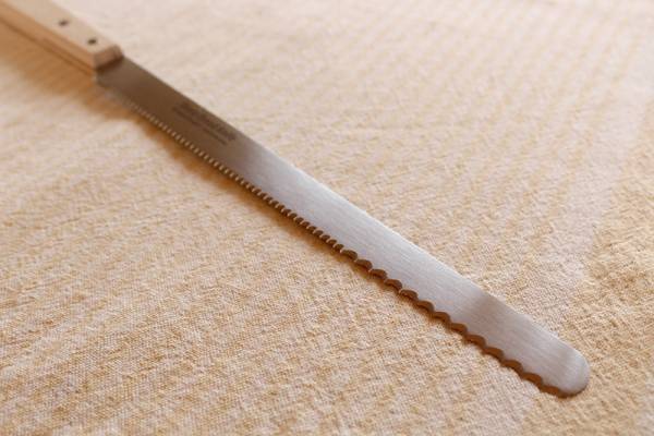 もっと早く買えばよかった！ サンドウィッチもキレイに切れる「シャープブレッドナイフ」