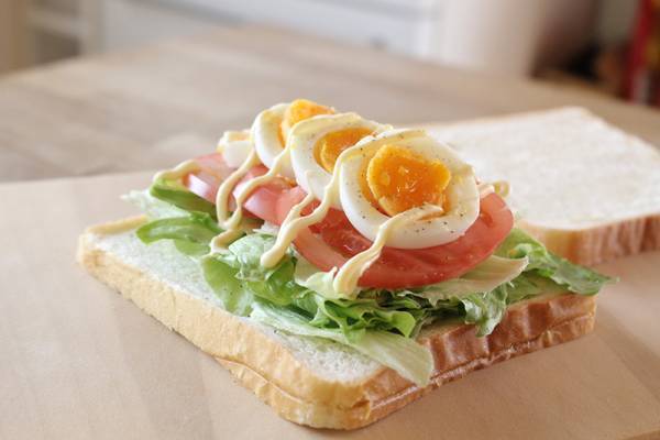 もっと早く買えばよかった！ サンドウィッチもキレイに切れる「シャープブレッドナイフ」