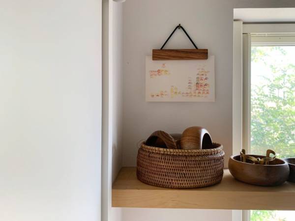 もうポストカードに穴を開けない！「ウッドバインドホルダー」でつくる自分だけのギャラリー[PR]