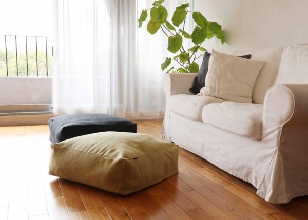 かさばる寝具がクッションに。インテリア映え抜群！掛け布団収納ケース[PR]