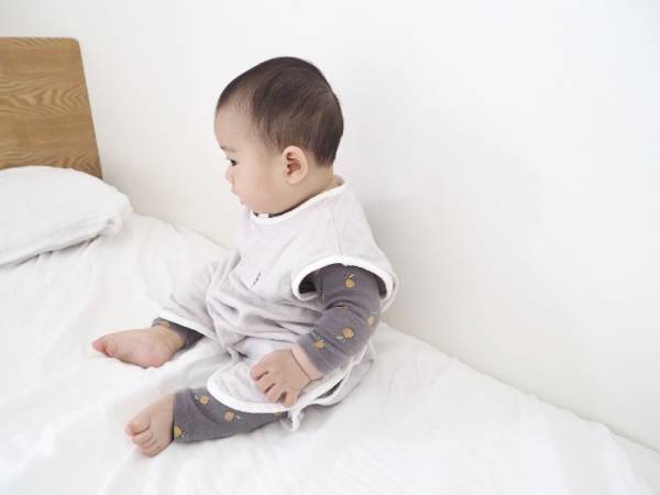新生児から使える！寝返りがはじまった赤ちゃんにも安心のガーゼスリーパー[PR]