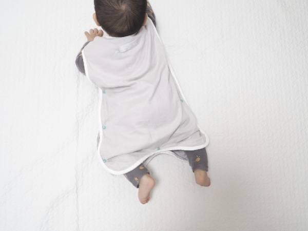 新生児から使える！寝返りがはじまった赤ちゃんにも安心のガーゼスリーパー[PR]