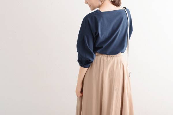 リアルはもちろんバーチャルも！楽ちん＆キチンと叶う。ビデオ会議で使えるトップス＆デニム[PR]