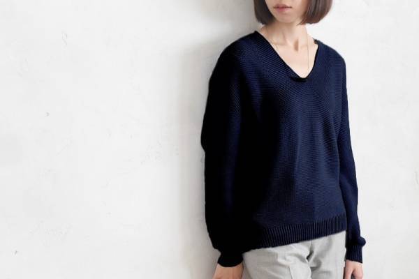 リアルはもちろんバーチャルも！楽ちん＆キチンと叶う。ビデオ会議で使えるトップス＆デニム[PR]