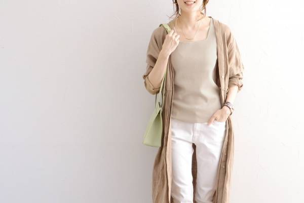 リアルはもちろんバーチャルも！楽ちん＆キチンと叶う。ビデオ会議で使えるトップス＆デニム[PR]