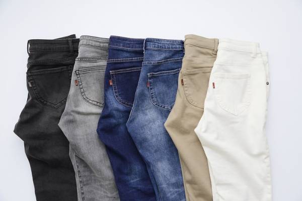 リアルはもちろんバーチャルも！楽ちん＆キチンと叶う。ビデオ会議で使えるトップス＆デニム[PR]