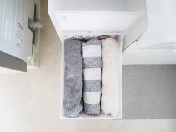 かさばるバスタオルとはサヨナラ。省スペースで洗濯がラクになる「かさばらない」大人のミニバスタオル[PR]