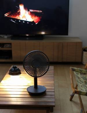 ルーメナーのコードレス扇風機が便利！　どこでも快適に過ごせる