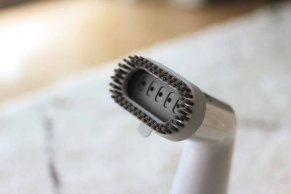 【インスタグラマーさんのものえらび】朝90秒で洋服メンテナンス完了！？「±０のスタイルスチーマー」[PR]