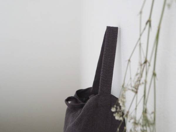 ティッシュケースを置く場所がなくても大丈夫。狭い場所や隙間にも吊るせるティッシュケース[PR]