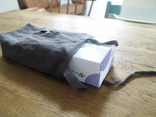 ティッシュケースを置く場所がなくても大丈夫。狭い場所や隙間にも吊るせるティッシュケース[PR]