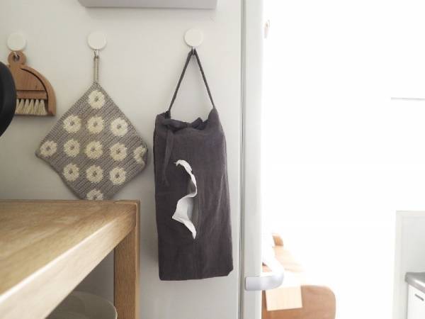 ティッシュケースを置く場所がなくても大丈夫。狭い場所や隙間にも吊るせるティッシュケース[PR]