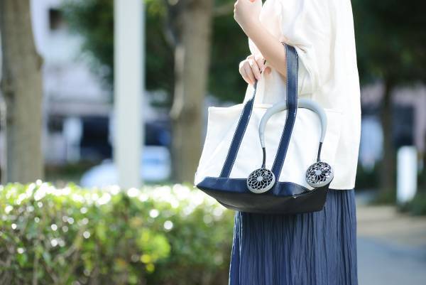 チラッと二度見される♪選べるハンディ扇風機特集でビューンと涼しく。[PR]