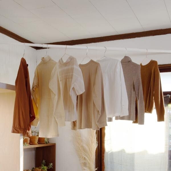 部屋干しグッズはここまで進化！梅雨のお洗濯に役立つ5選。[PR]